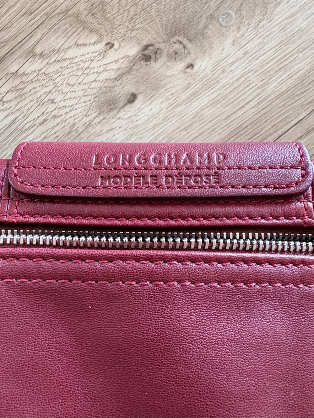 Preowned Longchamp leather purse - Picture 7 of 10